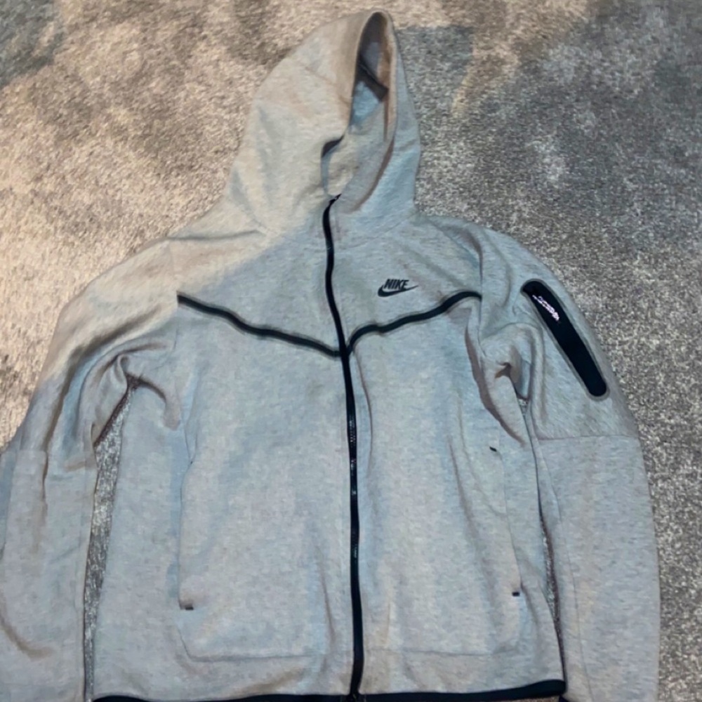 Nike tech fleece grey hoodie medium